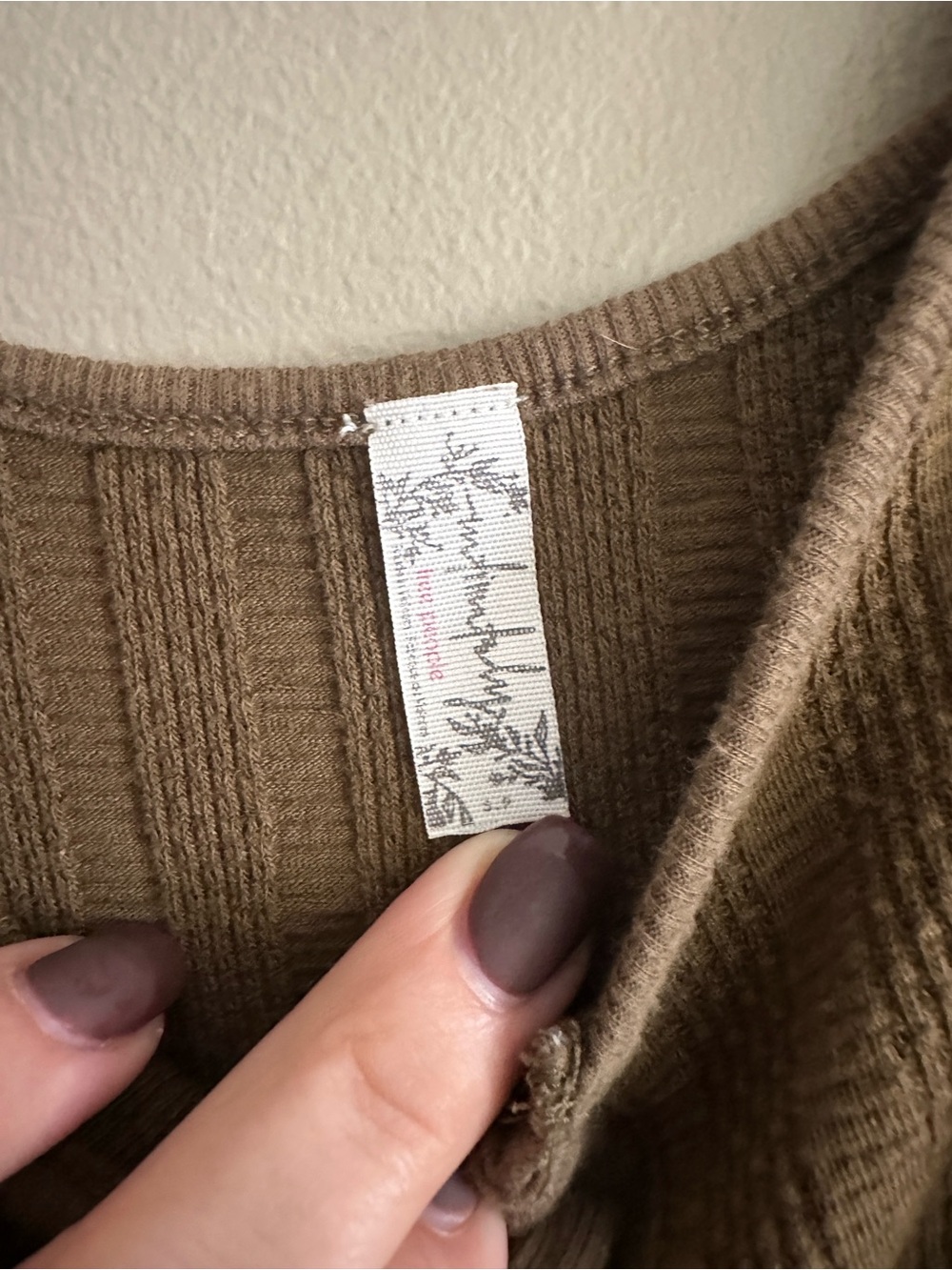 Ribbed Button-Front Crop Tank - Brown - Picture 3 of 5